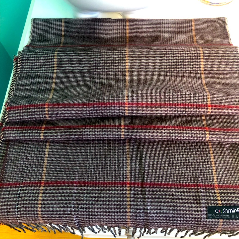 V. Fraas  scarf